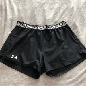 Black Under Armour shorts